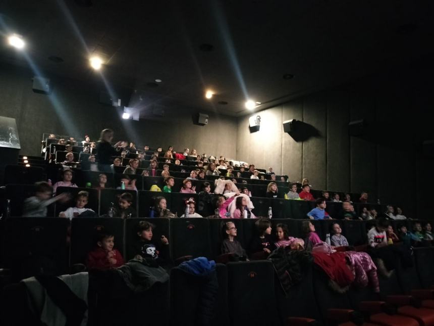 Natale a Scuola tra cinema, lettura espressiva e festeggiamenti 