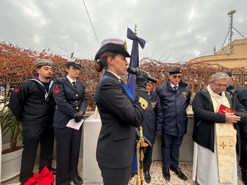 Santa Barbara, messa a San Giuseppe e tricolore sull'autoscala per i Vigili del fuoco