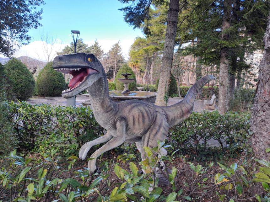 Inaugurato il “Parco dei Dinosauri d’Abruzzo”, uno spazio gratuito dedicato ai più piccoli