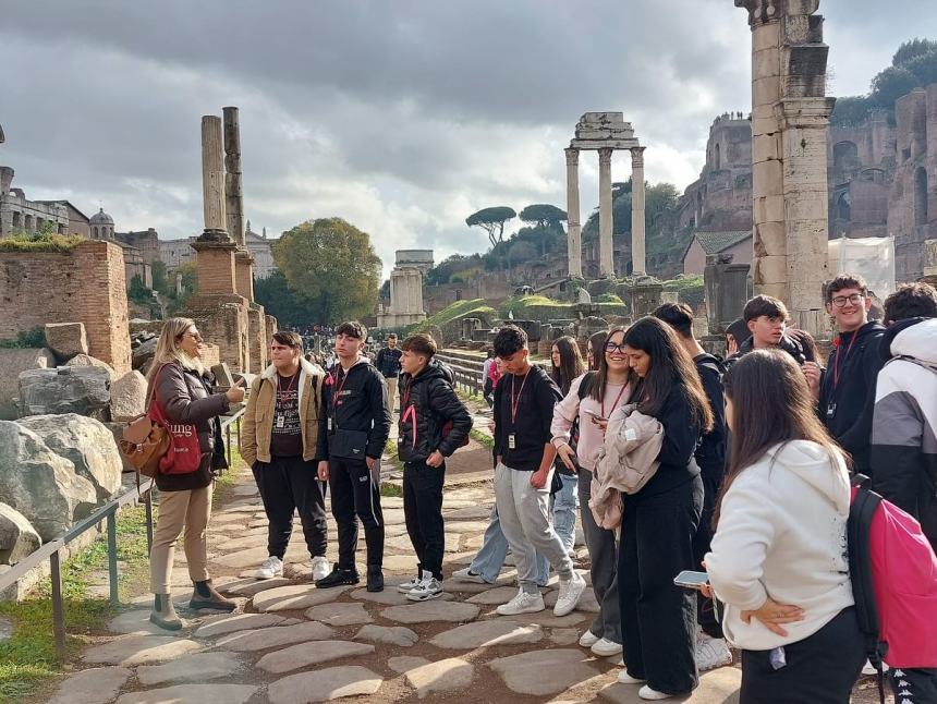 Studenti  del Palizzi di Vasto in visita alla Roma Imperiale