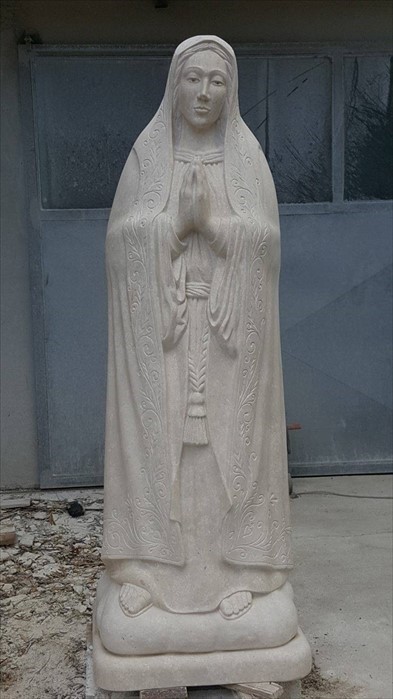 Statua che verrà posizionata a Rigopiano