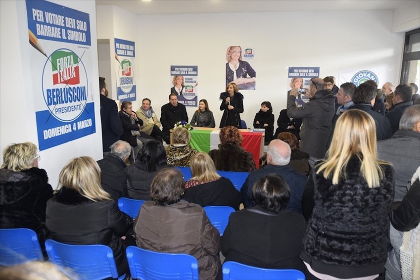 L'inaugurazione della sede elettorale di Tiziana Magnacca a San Salvo