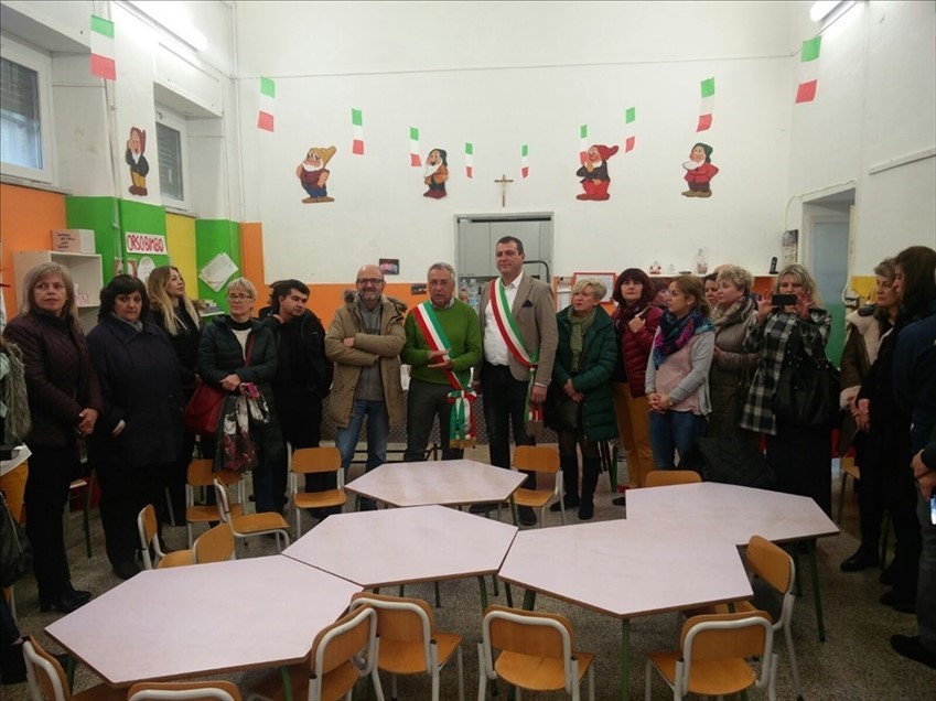 Una delegazione di docenti stranieri in visita alla scuola materna di Pollutri