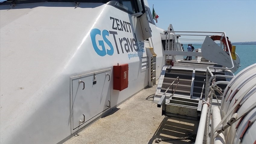 Presentazione del catamarano Zenit Gs Travel e del questionario “Customer Satisfaction" dell' Unimol