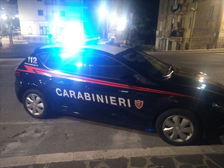 Carabinieri in Piazza Verdi
