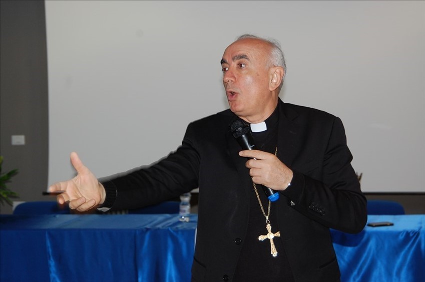 Il vescovo Antonio Staglianò al Pantini-Pudente