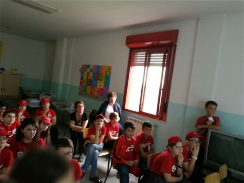 La Scuola Primaria Spataro accoglie con entusiasmo i ragazzi di Atessa