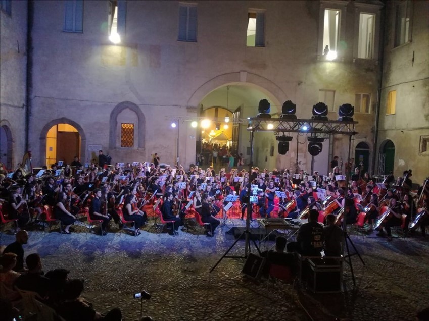 Orchestra Giovanile "Musica in Crescendo"  a Palazzo D'Avalos