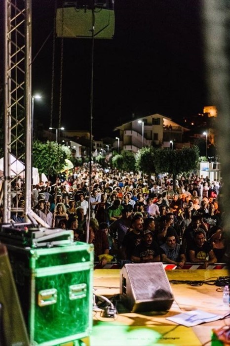Custom Party, bagno di folla a Casoli per le tre serate rock’n’roll