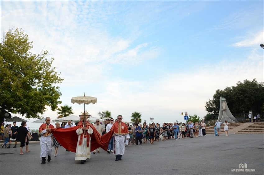 Processione e inaugurazione della Porta della Misericordia