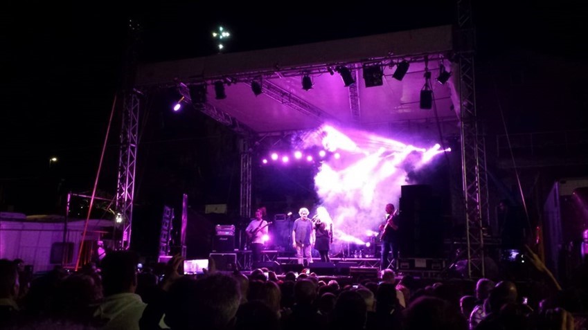 Tanti applausi a Guardiabruna per il concerto di Fausto Leali