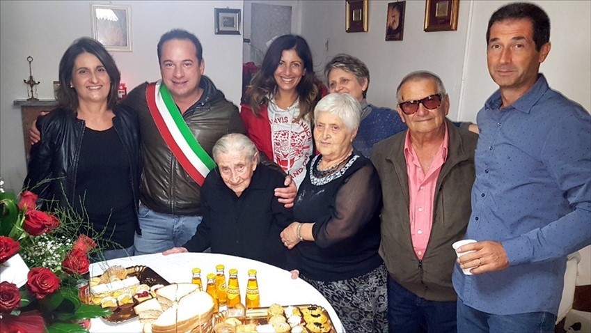 Montenero, si festeggiano i 100 anni di Gennarina D'Andrea