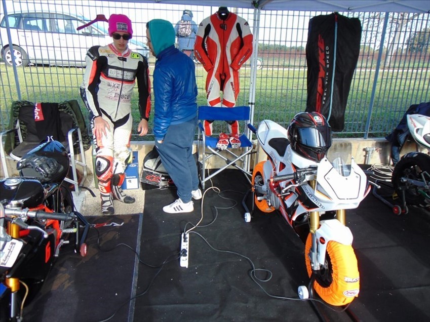 Motociclismo, grande festa in pista con i piloti Gianico e Zinni