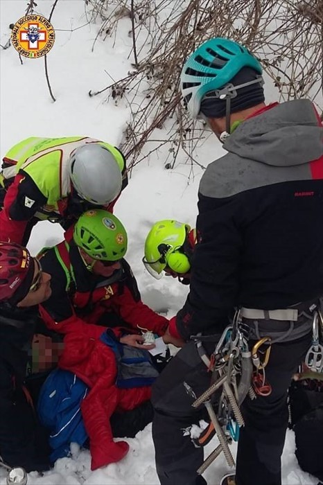 Ghiaccio travolge escursionisti, 3 feriti sul Voltigno