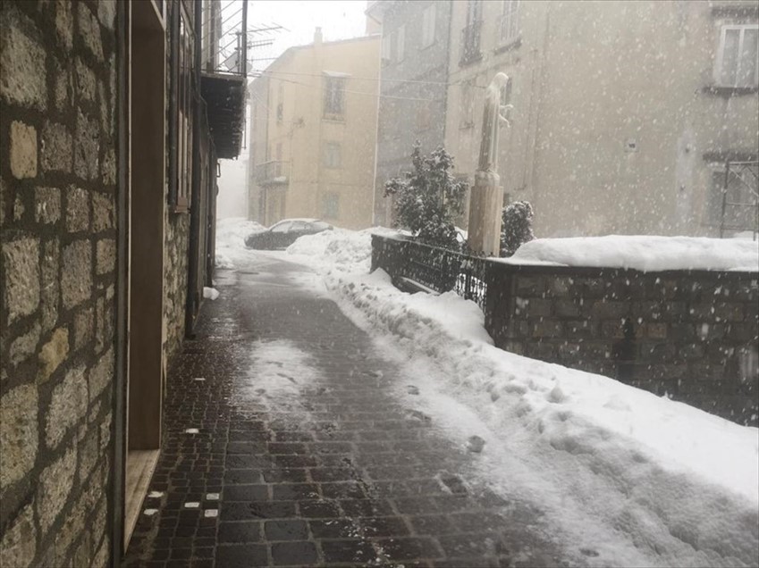 Questa mattina neve a Castiglione Messer Marino