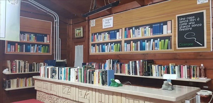 La biblioteca dell'associazione San Paolo è sempre più ricca