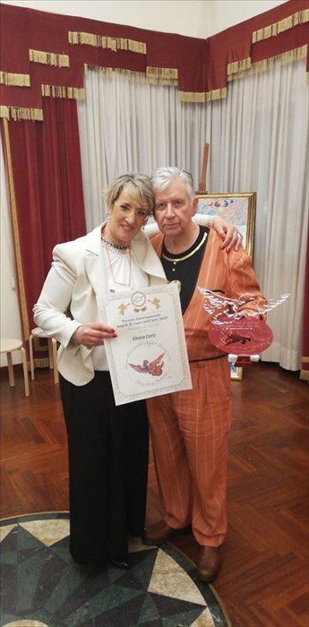 L'artista Cinzia Corti premiata per le sue opera che raffigurano Vasto