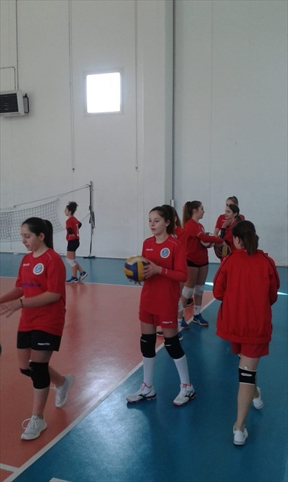 Paolucci, la squadra femminile di volley è Campione Provinciale
