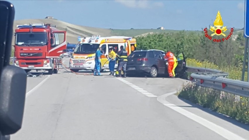 Ancora un incidente sulla Bifernina: frontale fra due auto, donna in ospedale