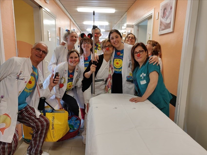 Festosi auguri in Ospedale dalla Ricoclaun per donare attimi di felicità