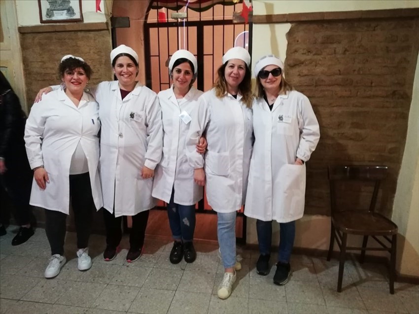 A Pollutri il "lancio dei taralli" di San Nicola 2019