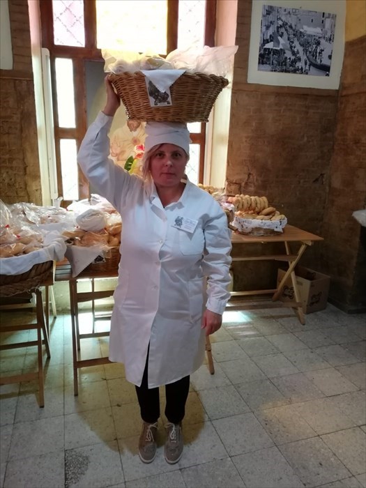 A Pollutri il "lancio dei taralli" di San Nicola 2019