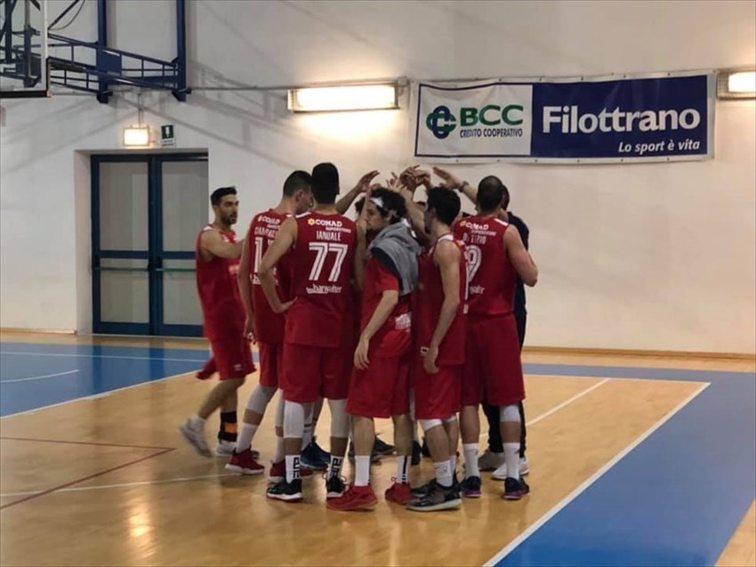 ​La Vasto Basket perde nel finale a Recanati, sarà decisiva Gara3