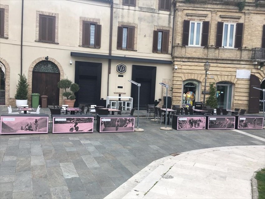 Giro d'Italia, a Vasto sale la febbre rosa