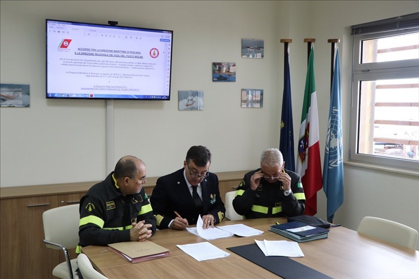 Intesa operativa tra Capitaneria di Porto e Vigili del Fuoco
