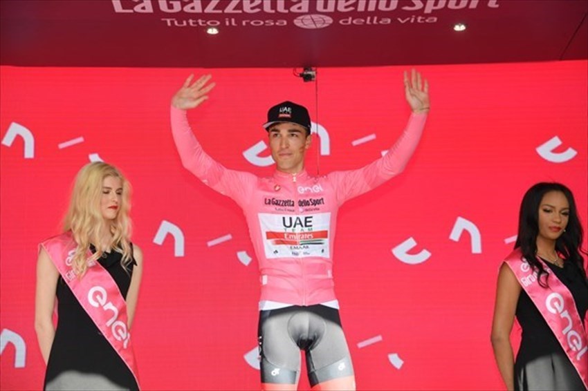 Pello Bilbao vince la tappa Vasto-L'Aquila, Conti resta in rosa