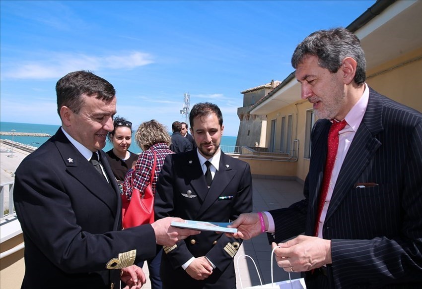 Il Presidente della Regione Abruzzo Marco Marsilio visita la Guardia Costiera di Vasto