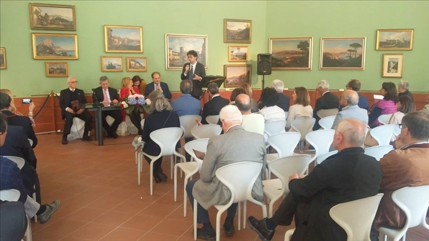 Inaugurata a Palazzo d'Avalos la mostra "Gernika" di Sofia Gandarias