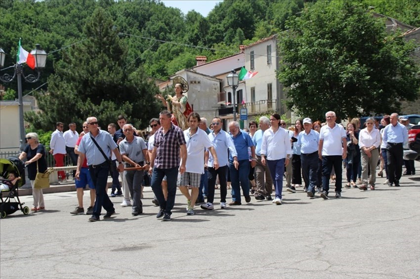 A Castelguidone processione e fuochi pirotecnici per San Vito