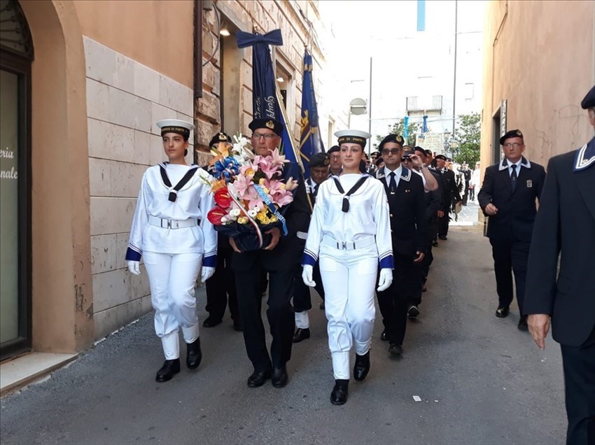 L'Anmi festeggia la Marina Militare: corona, convegno e concerto
