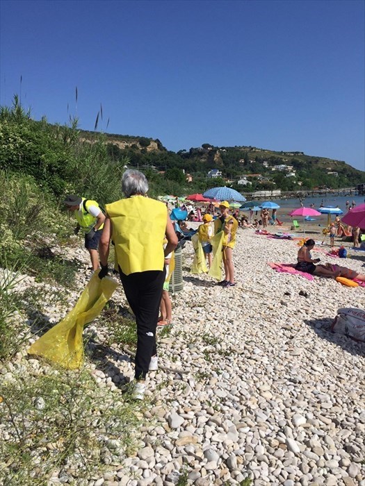Spiagge e fondali puliti, tanti volontari a Fossacesia
