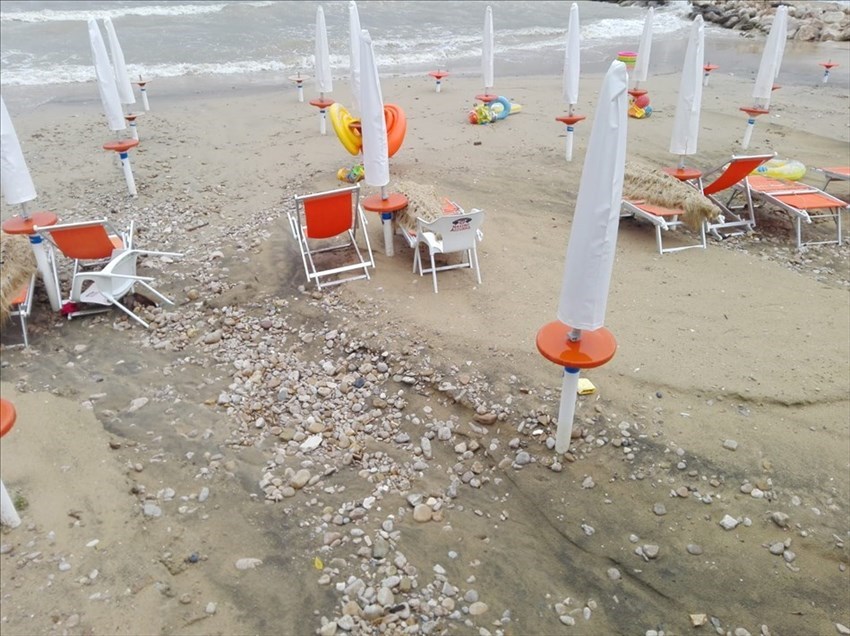I danni del maltempo sulla spiaggia di Casalbordino
