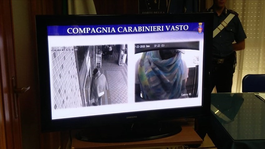 50 furti alle auto in sosta da Ortona a Termoli, arrestati 7 vastesi e una romena