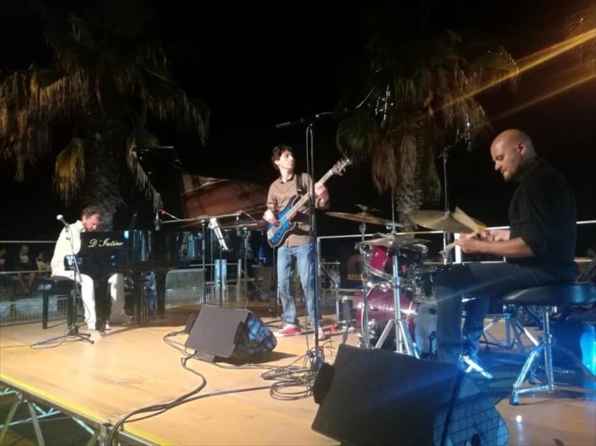 "Simone Sala e il Trio" incantano a Casalbordino Lido