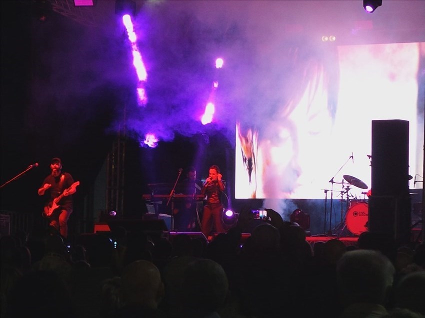 Energia pura al concerto di Alexia a Schiavi di Abruzzo
