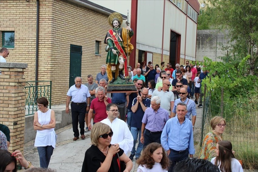 Torrebruna in festa per San Rocco: messa, processione e fuochi