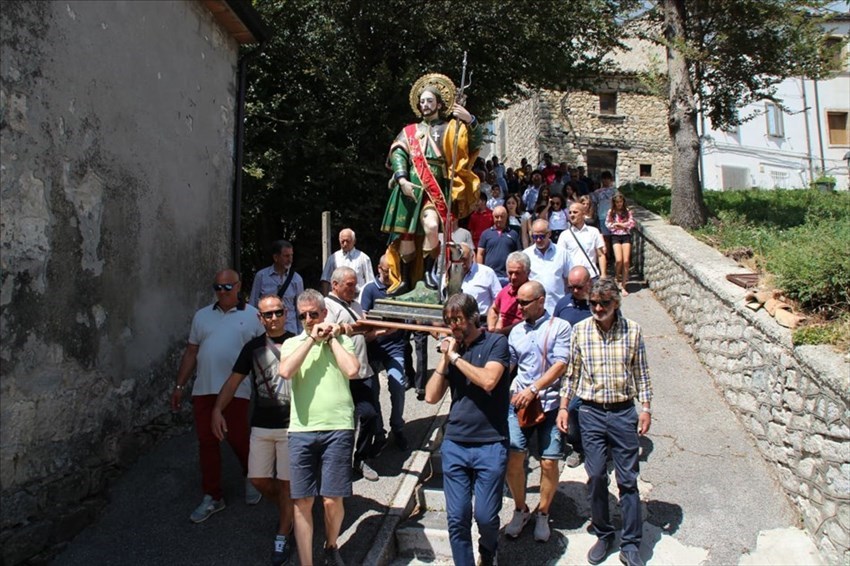 Torrebruna in festa per San Rocco: messa, processione e fuochi