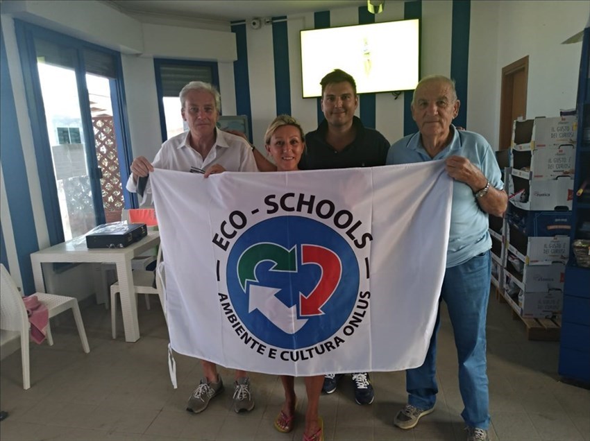 Eco-schools, consegnata la bandiera del Cuore