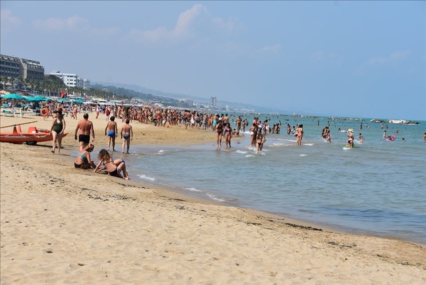 Spiagge affollate nel commiato delle vacanze