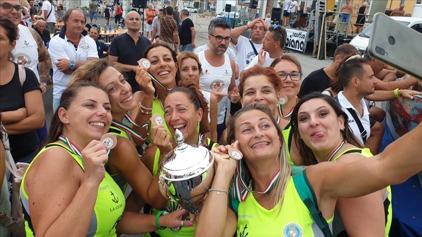 Regata dei Gonfaloni di Pescara: "La Ciurma" è seconda, le ragazze terze