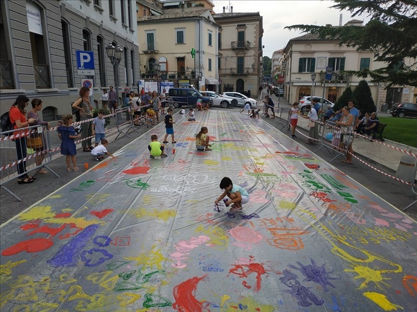 Anche l'Avis di Vasto in festa per "Colori della Solidarietà"