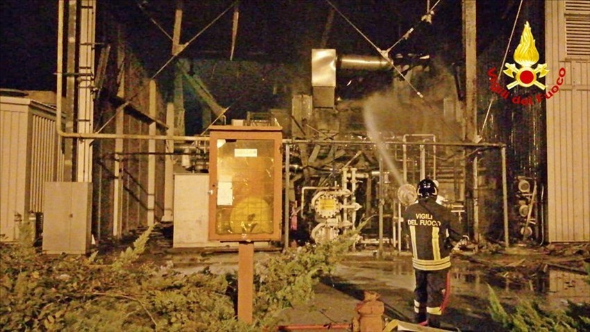 Incendio alla centrale elettrica dell'Enel alle Piane di Larino