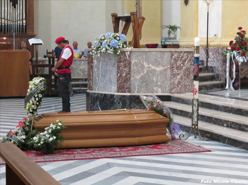 Fedeli in lutto per la scomparsa di don Giuseppe Febbo