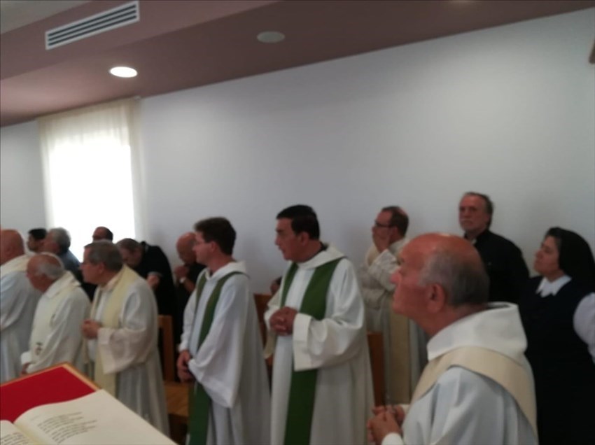 messaggio di auguri da parte della comunità diocesana per i 70 anni del vescovo Gianfranco De Luca