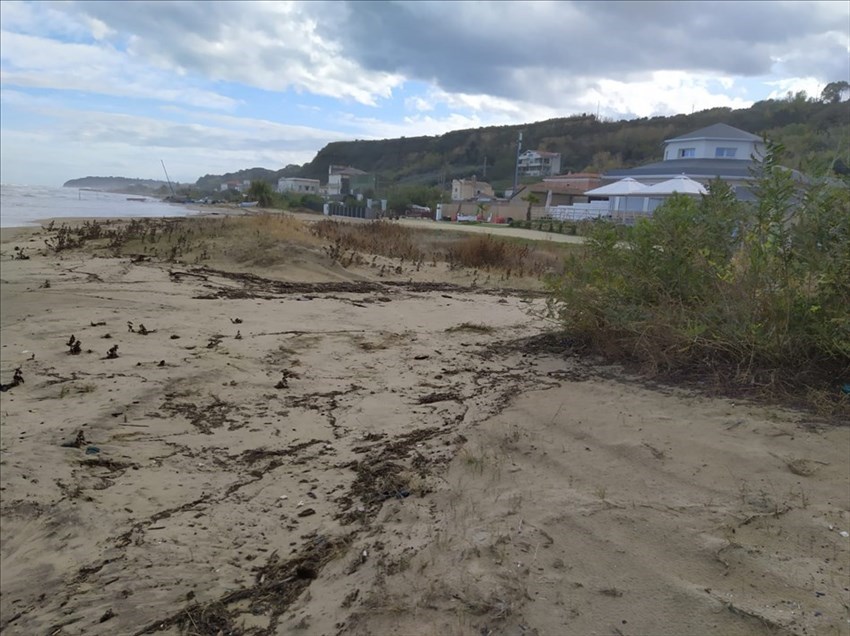 «Stop a nuovi stabilimenti in Abruzzo, piani spiaggia per alleggerire la costa»