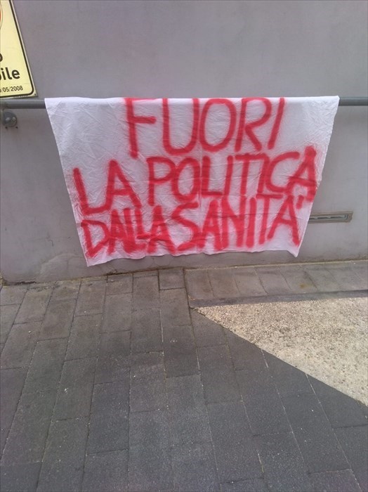 «La Legge Balduzzi ci uccide», la protesta davanti alla sede della Giunta regionale